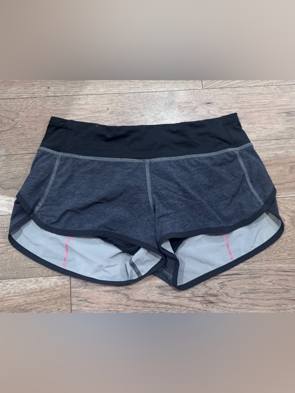 Lululemon Hotty Hot Lined Short 2.5” - Picture 2 of 5
